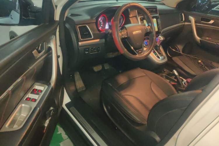 Used Haval H6 2017 Red-Label Sport Edition 1.5T Automatic Two-Wheel Drive Luxury Model Interior 3