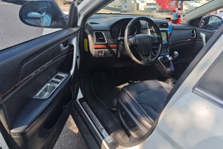 Used Haval H6 2017 Red-Label Sport Edition 1.5T Manual Two-Wheel Drive Elite Model Interior 3