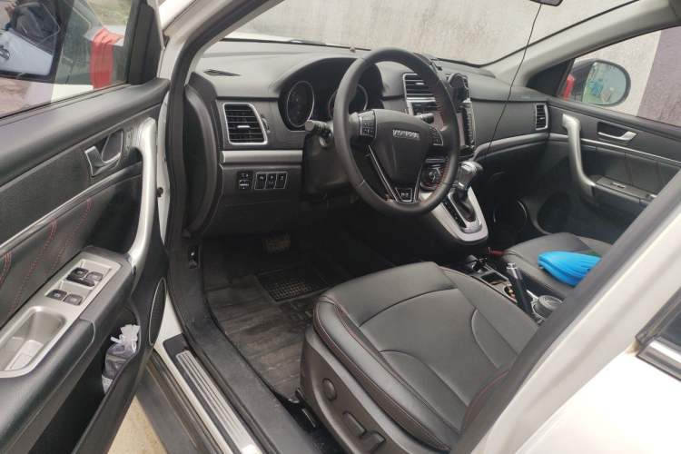 Used Haval H6 2017 Red-Label Sport Edition 1.5T Automatic Two-Wheel Drive Luxury Model Interior 3