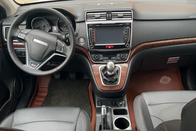 Used Haval H6 2017 Red-Label Sport Edition 1.5T Manual Two-Wheel Drive Elite Model Interior 3