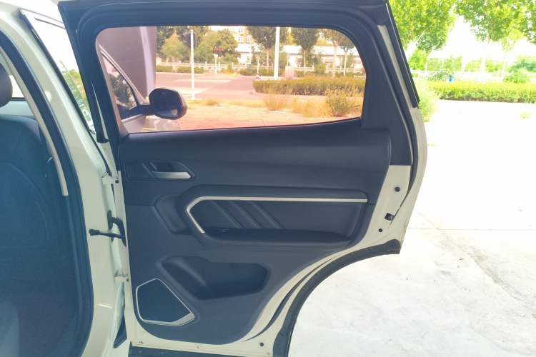 Used Haval H6 2017 Blue Label 1.5T Automatic Two-Wheel Drive ZhiShang Model Interior 3