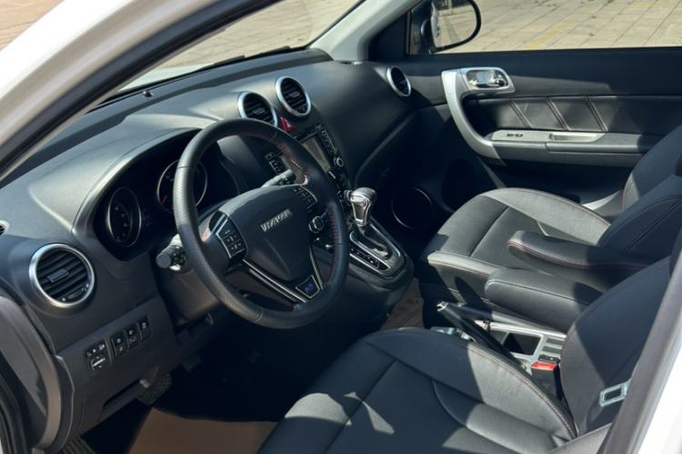 Used Haval H6 2017 Classic Edition 1.5T Automatic Two-Wheel Drive Urban Model Interior 3