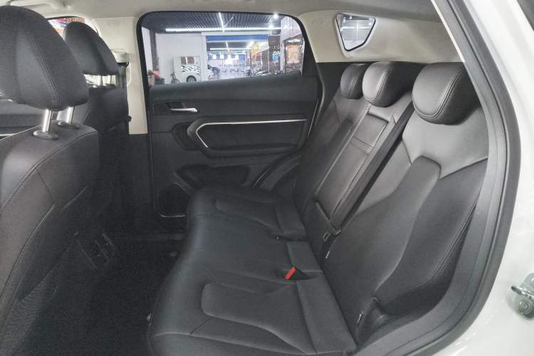 Used Haval H6 2017 Red Label 2.0T Automatic Two-Wheel Drive ZhiShang Model Interior 4