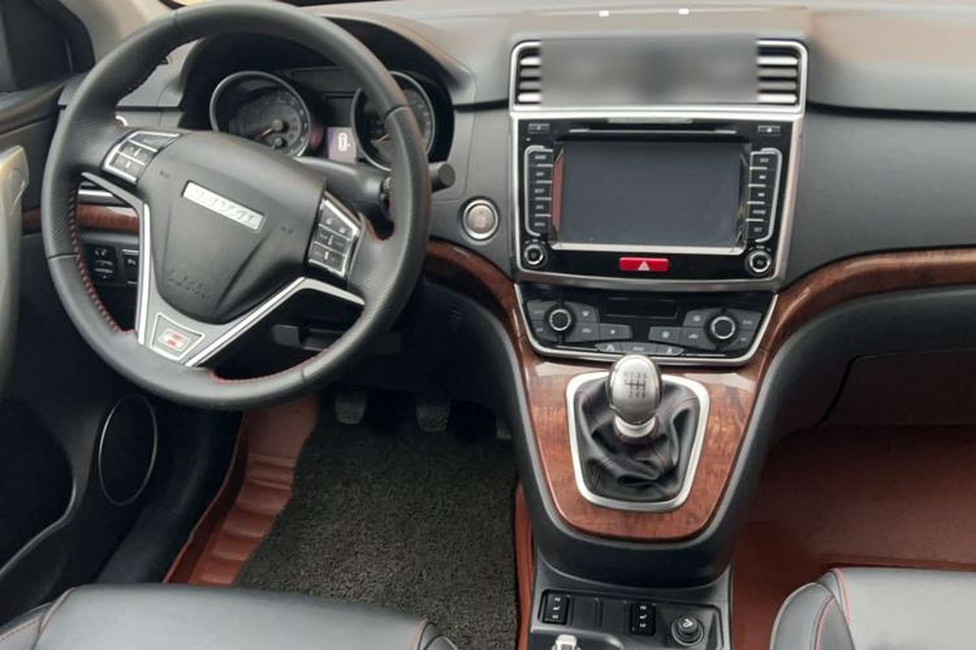 Used Haval H6 2017 Red-Label Sport Edition 1.5T Manual Two-Wheel Drive Elite Model Interior 4