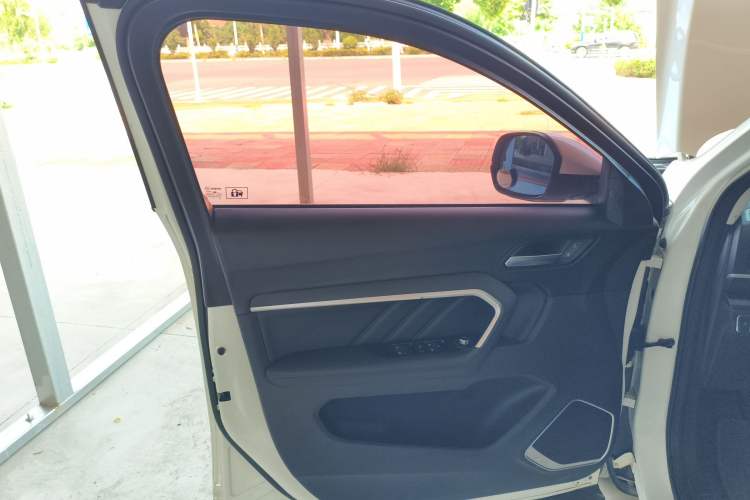 Used Haval H6 2017 Blue Label 1.5T Automatic Two-Wheel Drive ZhiShang Model Interior 4
