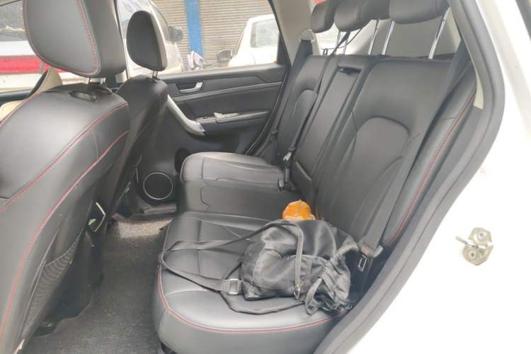 Used Haval H6 2017 Blue Label Sport Edition 1.5T Automatic Two-Wheel Drive Luxury Model Interior 4