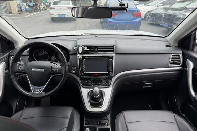 Used Haval H6 2017 Blue Label Sport Edition 1.5T Manual Two-Wheel Drive Elite Model Interior 4