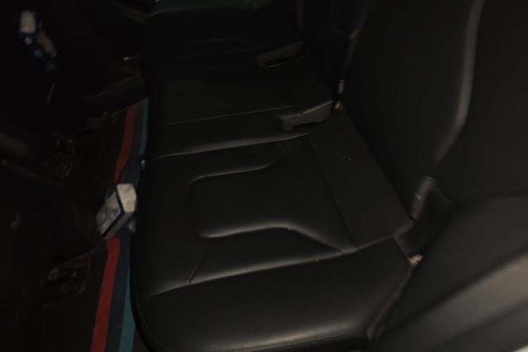Used Haval H6 2017 Red-Label 2.0T Automatic Two-Wheel Drive Fashion Edition Interior 4