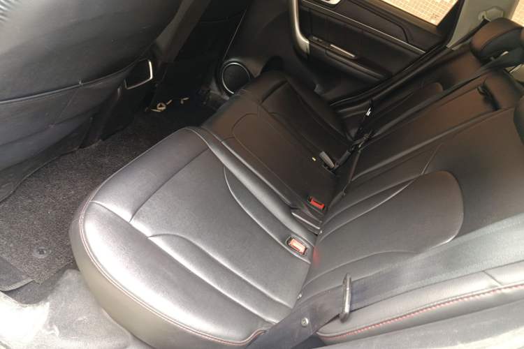 Used Haval H6 2017 Red-Label Sport Edition 1.5T Automatic Two-Wheel Drive Luxury Model Interior 4