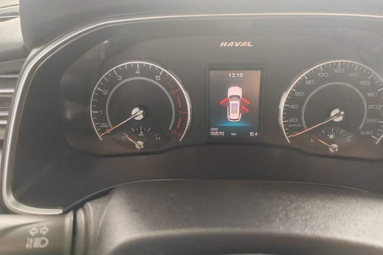 Used Haval H6 2017 Red Label 2.0T Automatic Two-Wheel Drive ZhiShang Model Interior 5