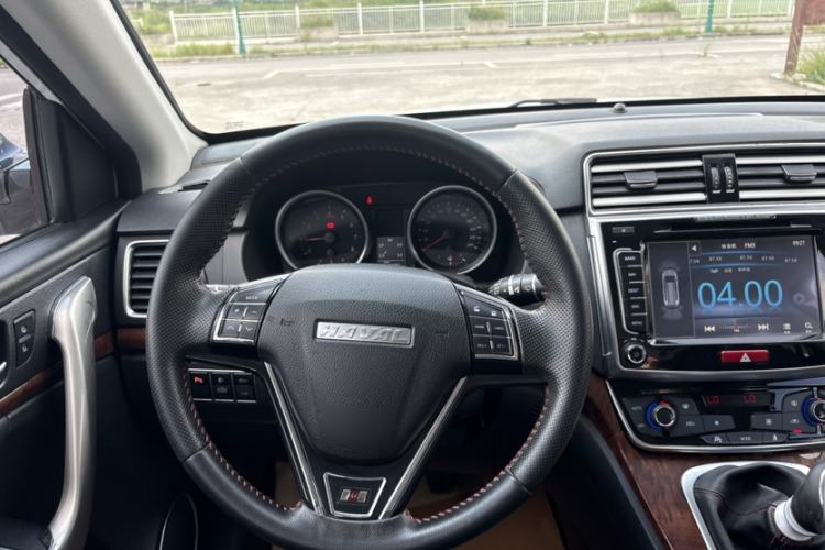 Used Haval H6 2017 Red-Label Sport Edition 1.5T Manual 4x4 Elite Model Interior 6