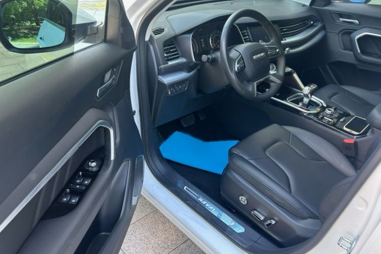 Used Haval H6 2017 Red Label 2.0T Automatic Two-Wheel Drive ZhiShang Model Interior 6