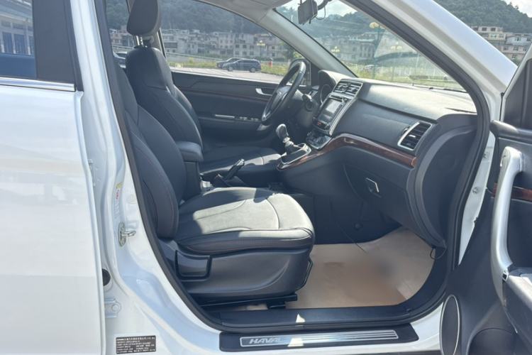 Used Haval H6 2017 Red-Label Sport Edition 1.5T Manual 4x4 Elite Model Interior 7