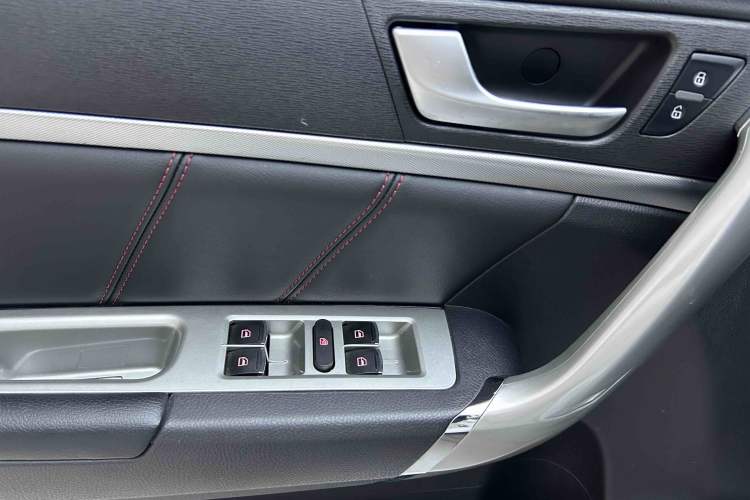 Used Haval H6 2017 Red-Label Sport Edition 1.5T Automatic Two-Wheel Drive Luxury Model Interior 7