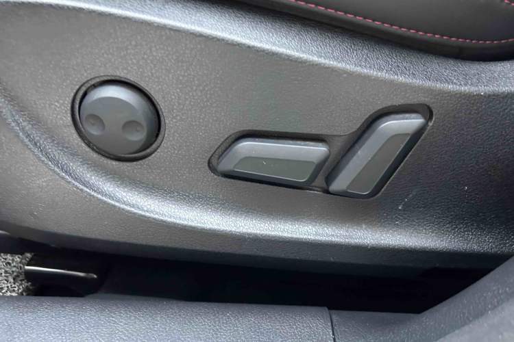 Used Haval H6 2017 Red-Label Sport Edition 1.5T Automatic Two-Wheel Drive Luxury Model Interior 8