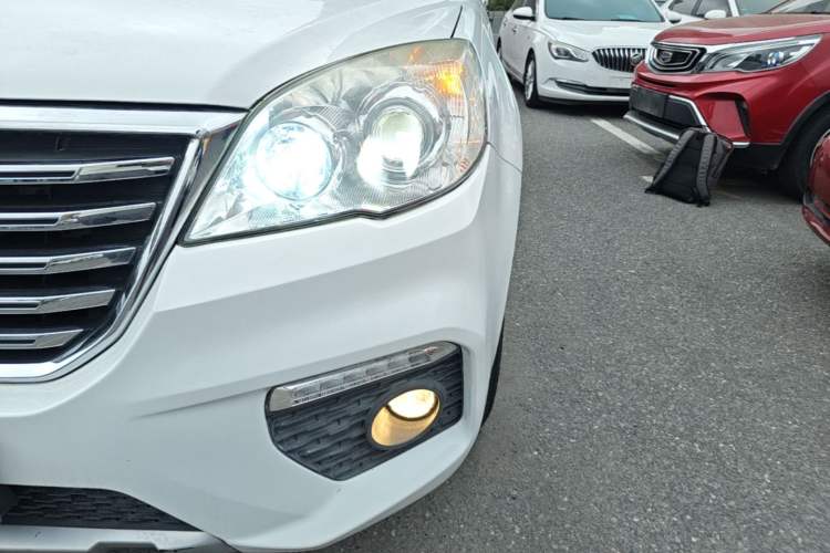 Used Haval H6 2017 Classic Edition 1.5T Automatic Two-Wheel Drive Elite Model Left Front Headlight
