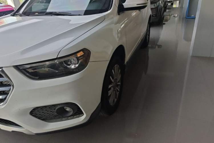 Used Haval H6 2017 Revised Blue-Label Sport Version 1.5T Automatic Two-Wheel Drive Luxury Trim Left Front Headlight
