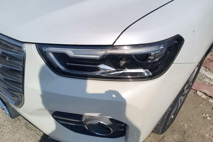 Used Haval H6 2017 Red Label 2.0T Automatic Two-Wheel Drive ZhiShang Model Left Front Headlight