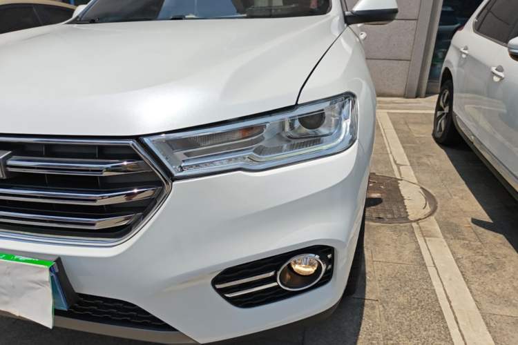Used Haval H6 2017 Blue Label 2.0T Automatic Two-Wheel Drive Smart Edition Left Front Headlight