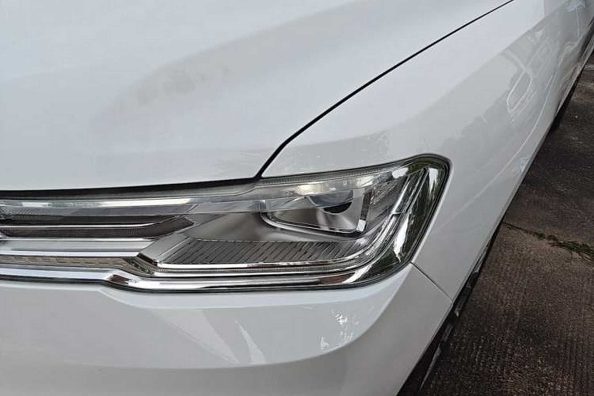Used Haval H6 2017 Blue Label 1.5T Automatic Two-Wheel Drive ZhiShang Model Left Front Headlight