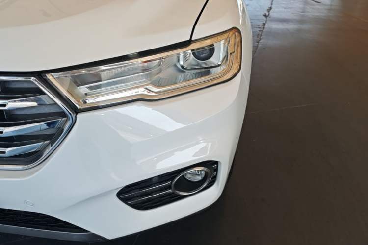 Used Haval H6 2017 Blue Label 1.5T Automatic Two-Wheel Drive ZhiShang Model Left Front Headlight