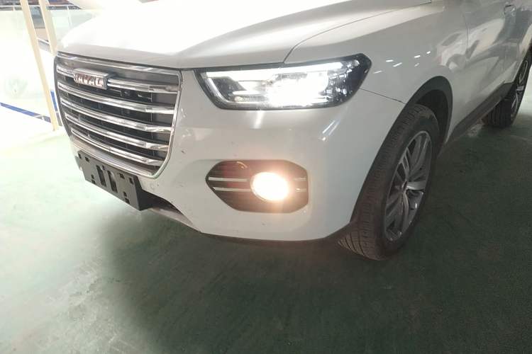 Used Haval H6 2017 Red Label 2.0T Automatic Two-Wheel Drive ZhiShang Model Left Front Headlight