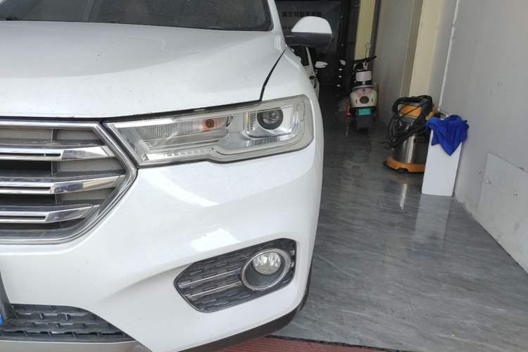 Used Haval H6 2017 Blue Label 2.0T Automatic Two-Wheel Drive Smart Edition Left Front Headlight