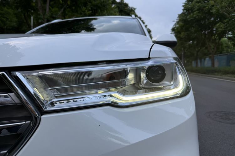 Used Haval H6 2017 Blue Label 2.0T Automatic Two-Wheel Drive Smart Edition Left Front Headlight