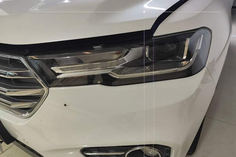Used Haval H6 2017 Blue Label 2.0T Automatic Two-Wheel Drive Leading Model Left Front Headlight