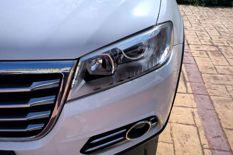 Used Haval H6 2017 Red-Label Sport Edition 1.5T Automatic Two-Wheel Drive Luxury Model Left Front Headlight