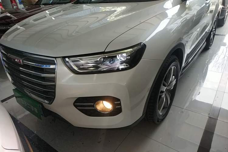 Used Haval H6 2017 Red Label 2.0T Automatic Two-Wheel Drive ZhiShang Model Left Front Headlight