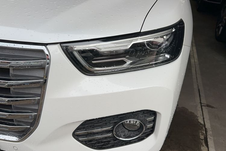 Used Haval H6 2017 Red Label 2.0T Automatic Two-Wheel Drive ZhiShang Model Left Front Headlight