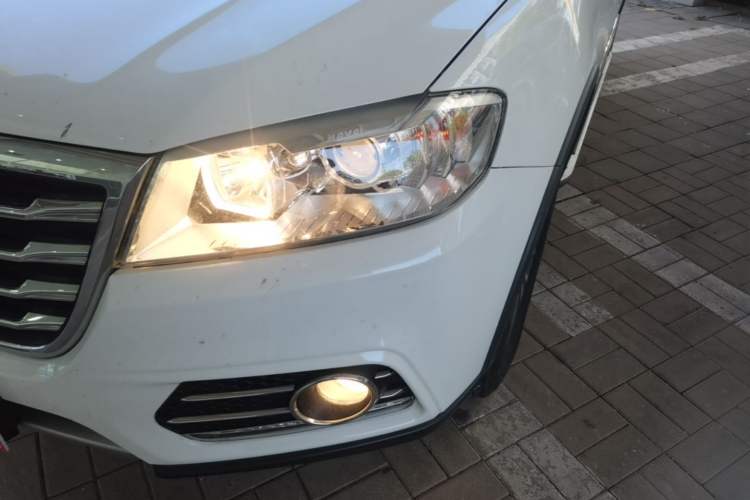 Used Haval H6 2017 Red-Label Sport Edition 1.5T Automatic Two-Wheel Drive Luxury Model Left Front Headlight
