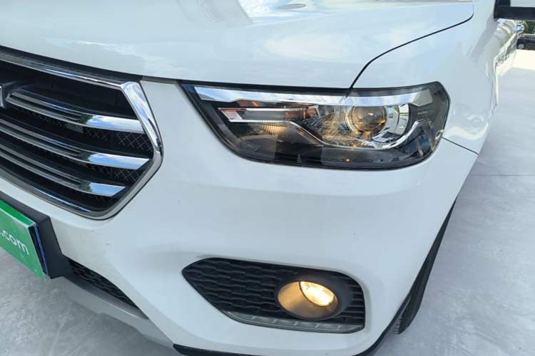 Used Haval H6 2017 Blue Label Sport Edition 1.5T Automatic Two-Wheel Drive Luxury Model Left Front Headlight