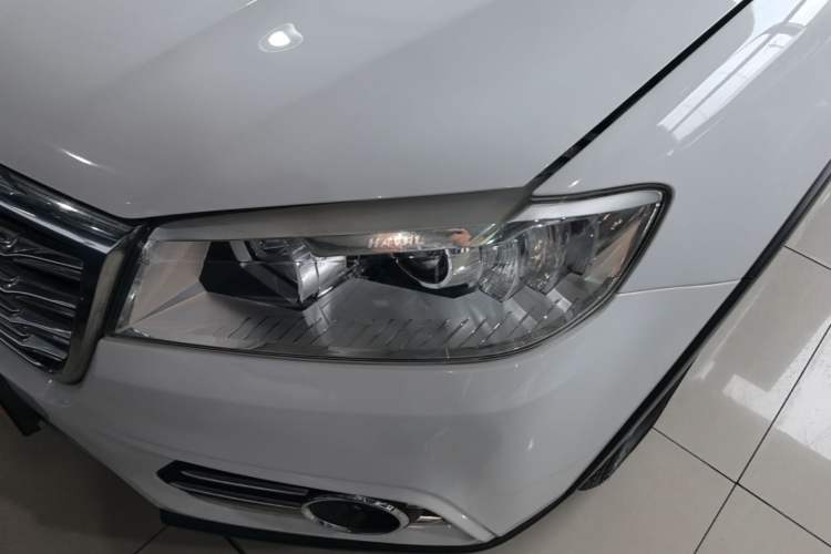 Used Haval H6 2017 Red-Label Sport Edition 1.5T Manual Two-Wheel Drive Elite Model Left Front Headlight