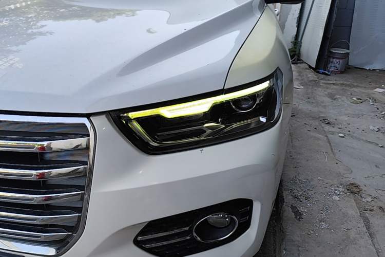 Used Haval H6 2017 Red-Label 1.5T Automatic Two-Wheel Drive Smart Edition Left Front Headlight