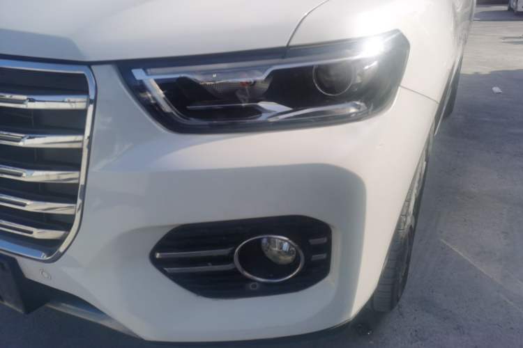 Used Haval H6 2017 Red Label 2.0T Automatic Two-Wheel Drive ZhiShang Model Left Front Headlight
