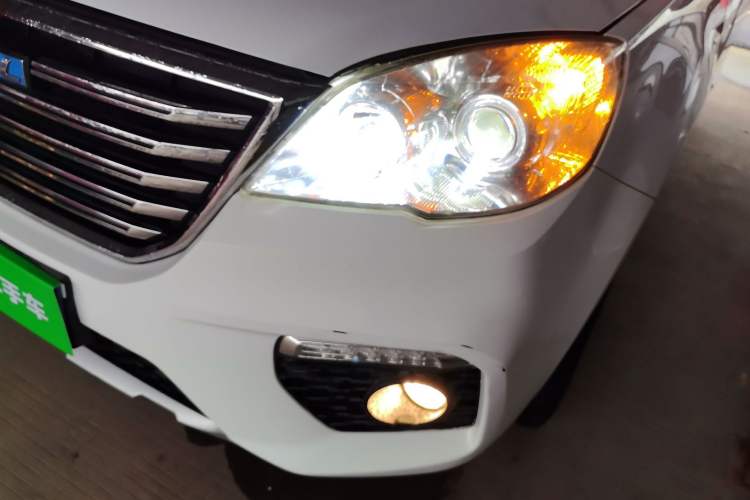 Used Haval H6 2017 Classic Edition 1.5T Automatic Two-Wheel Drive Elite Model Left Front Headlight