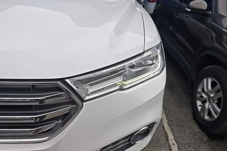 Used Haval H6 2017 Blue Label 1.5T Automatic Two-Wheel Drive ZhiShang Model Left Front Headlight