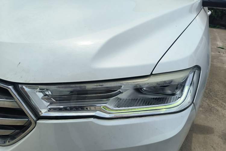 Used Haval H6 2017 Blue Label 2.0T Automatic Two-Wheel Drive Smart Edition Left Front Headlight