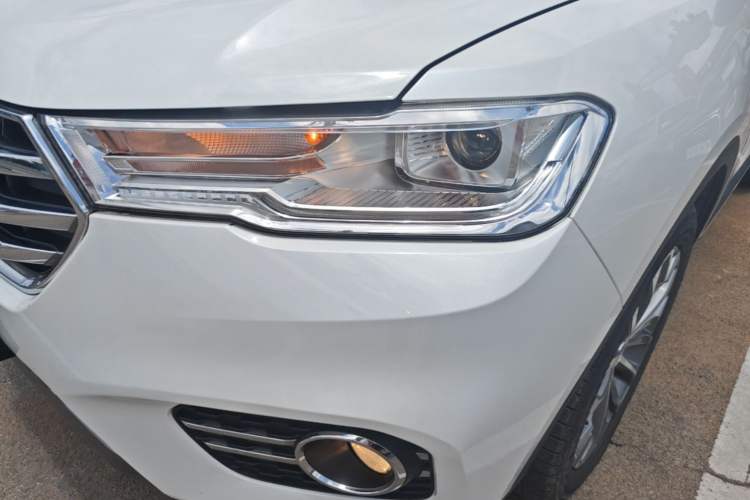 Used Haval H6 2017 Blue Label 2.0T Automatic Two-Wheel Drive Smart Edition Left Front Headlight