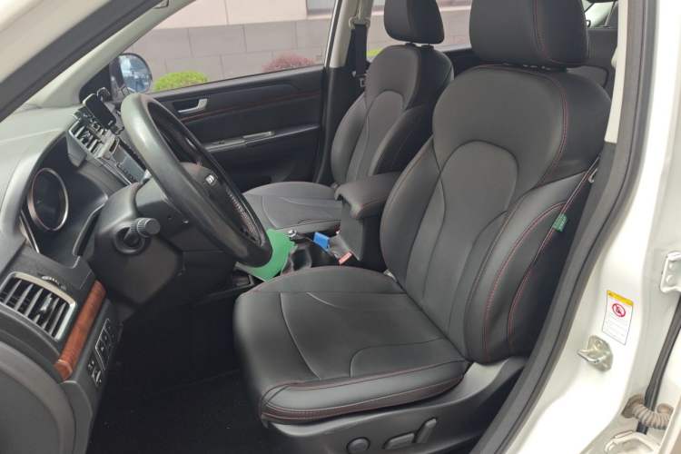 Used Haval H6 2017 Red-Label Sport Edition 1.5T Manual Two-Wheel Drive Elite Model Left Front Seat