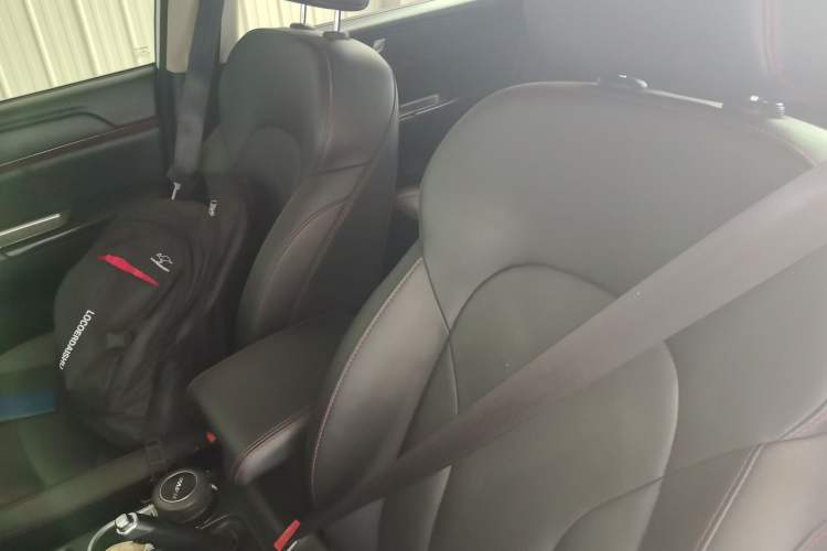 Used Haval H6 2017 Red-Label Sport Edition 1.5T Manual Two-Wheel Drive Elite Model Left Front Seat