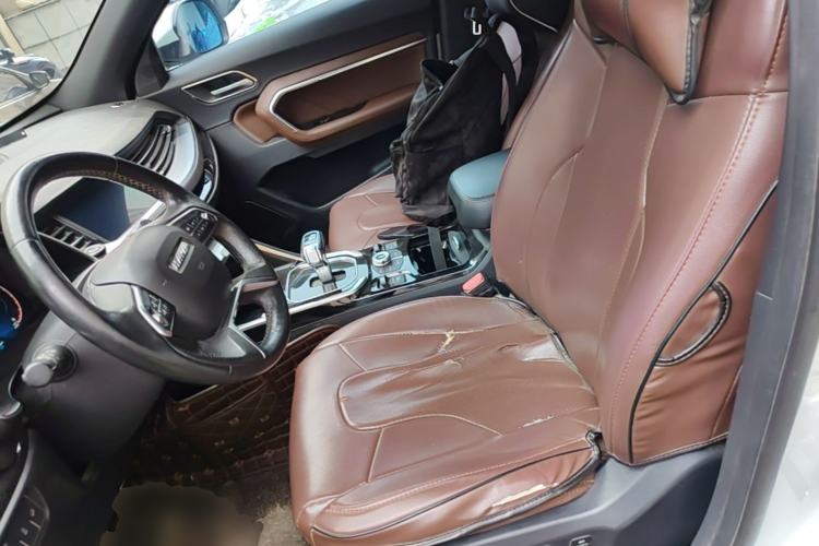 Used Haval H6 2017 Red Label 2.0T Automatic Two-Wheel Drive ZhiShang Model Left Front Seat
