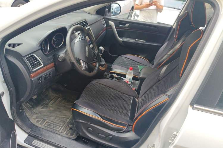 Used Haval H6 2017 Red-Label Sport Edition 1.5T Manual Two-Wheel Drive Elite Model Left Front Seat