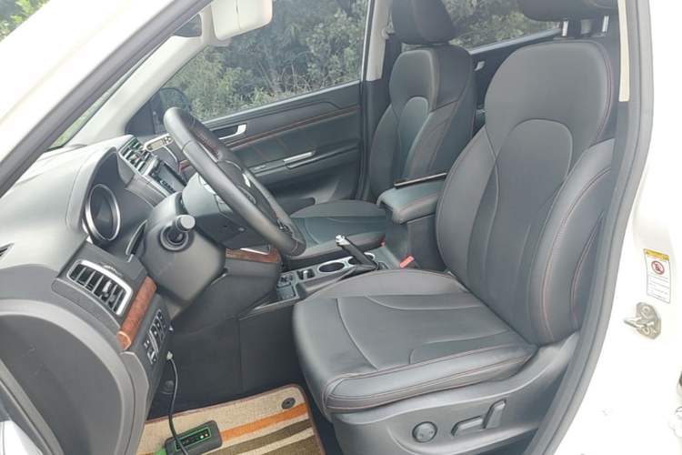 Used Haval H6 2017 Red-Label Sport Edition 1.5T Manual Two-Wheel Drive Elite Model Left Front Seat