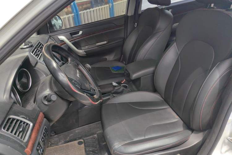 Used Haval H6 2017 Red-Label Sport Edition 1.5T Manual Two-Wheel Drive Elite Model Left Front Seat