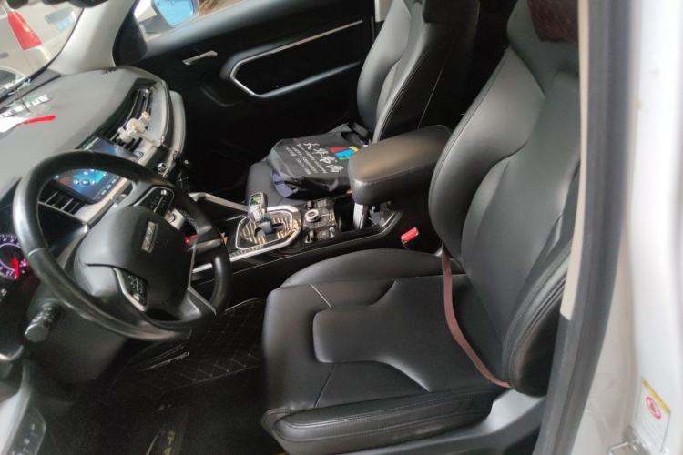 Used Haval H6 2017 Red Label 2.0T Automatic Two-Wheel Drive ZhiShang Model Left Front Seat