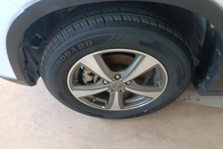 Used Haval H6 2017 Red-Label Sport Edition 1.5T Manual Two-Wheel Drive Elite Model Left Front Wheel Hub
