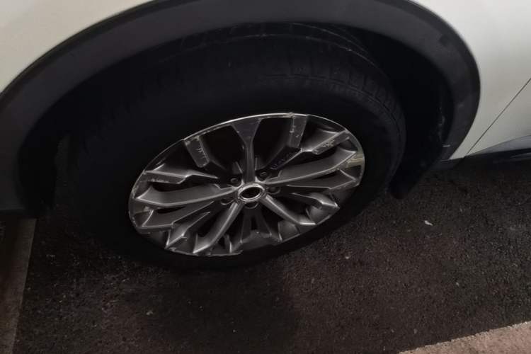 Used Haval H6 2017 Blue Label 2.0T Automatic Two-Wheel Drive Leading Model Left Front Wheel Hub